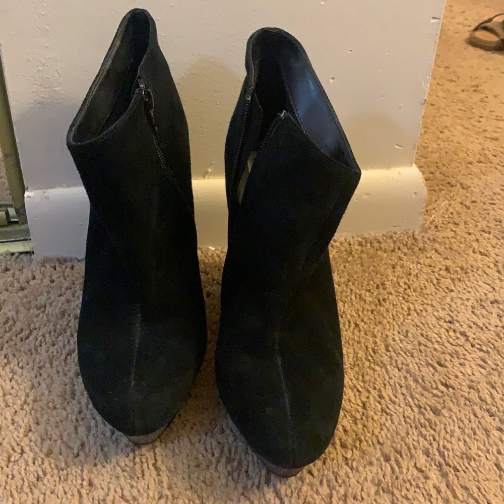 Black bootie with glitter heel….. GENTLY WORN‼️‼️